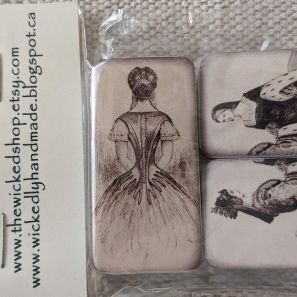 Set of 3 Victorian Women Magnets - Upcycled dominos 🩷 - Picture 3 of 4